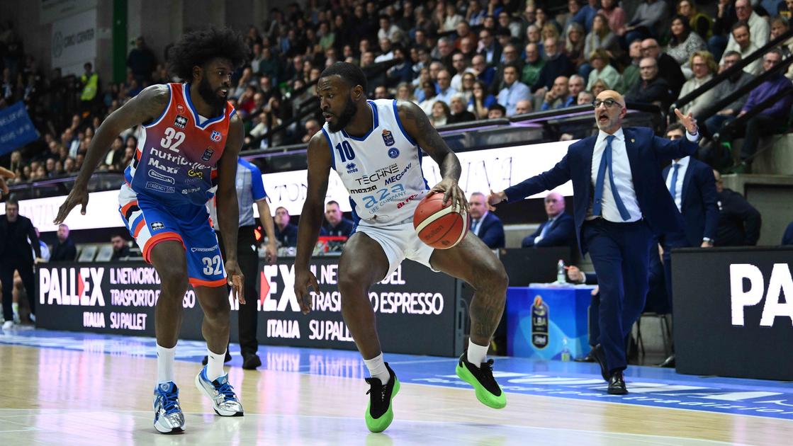 Basket, Serie A: Treviso al fotofinish, battuta Brescia al PalaVerde. Colpaccio di Napoli