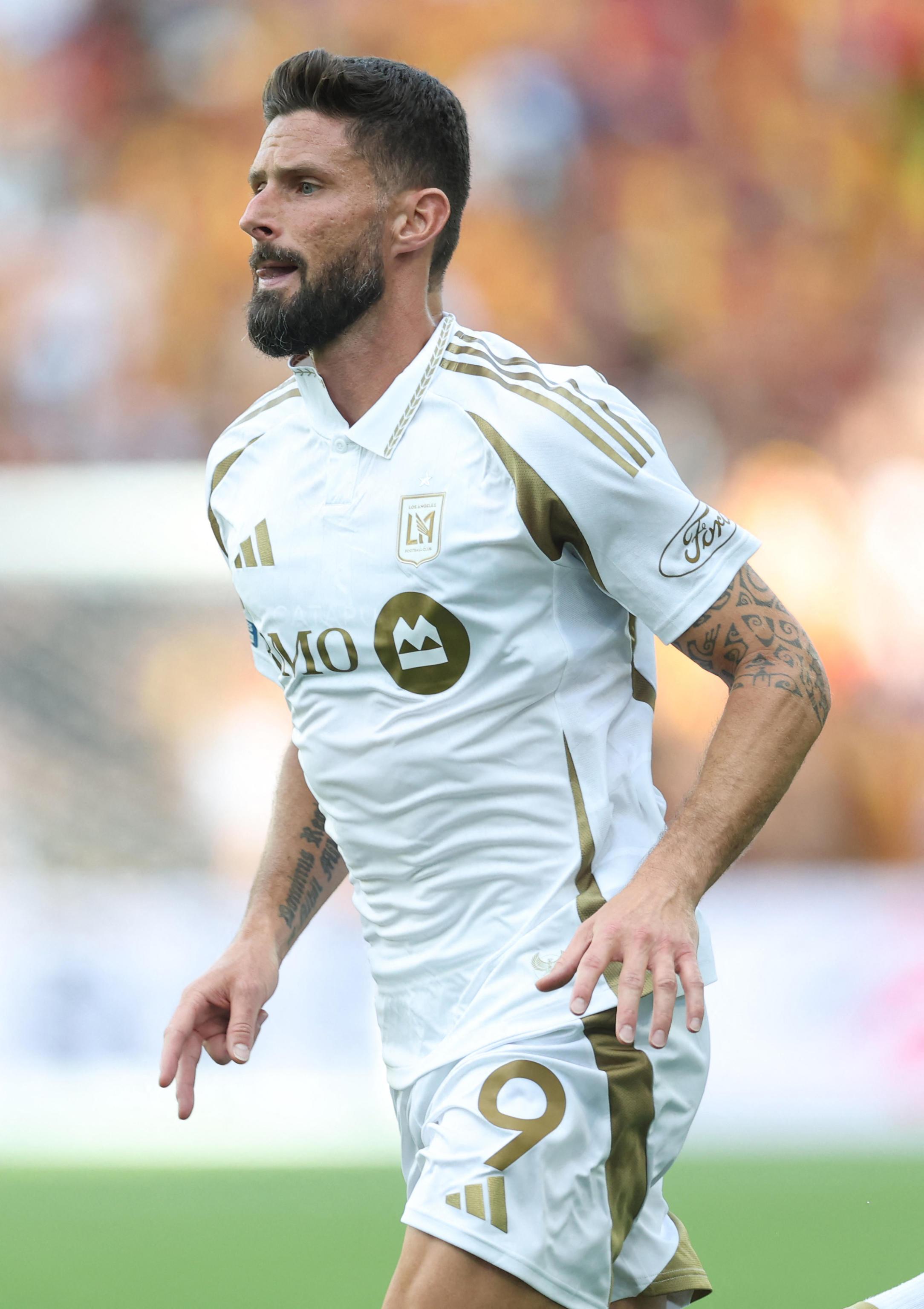 Giroud e il ritorno a casa: ufficiale l