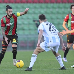 Ternana never tamed, draw with ten men. Aloi at the end takes Entella back