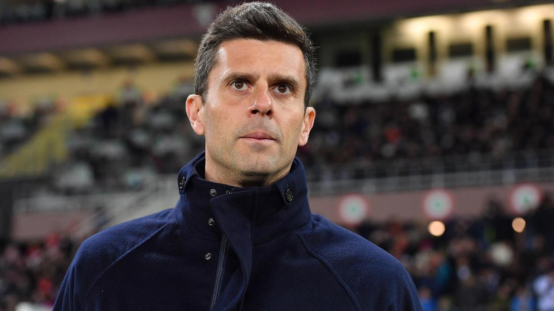 https://sport.quotidiano.net/image-service/view/acePublic/alias/contentid/NTRlZmVkN2MtOWI3Zi00/0/thiago-motta.jpeg?f=16:9&w=1200&h=630