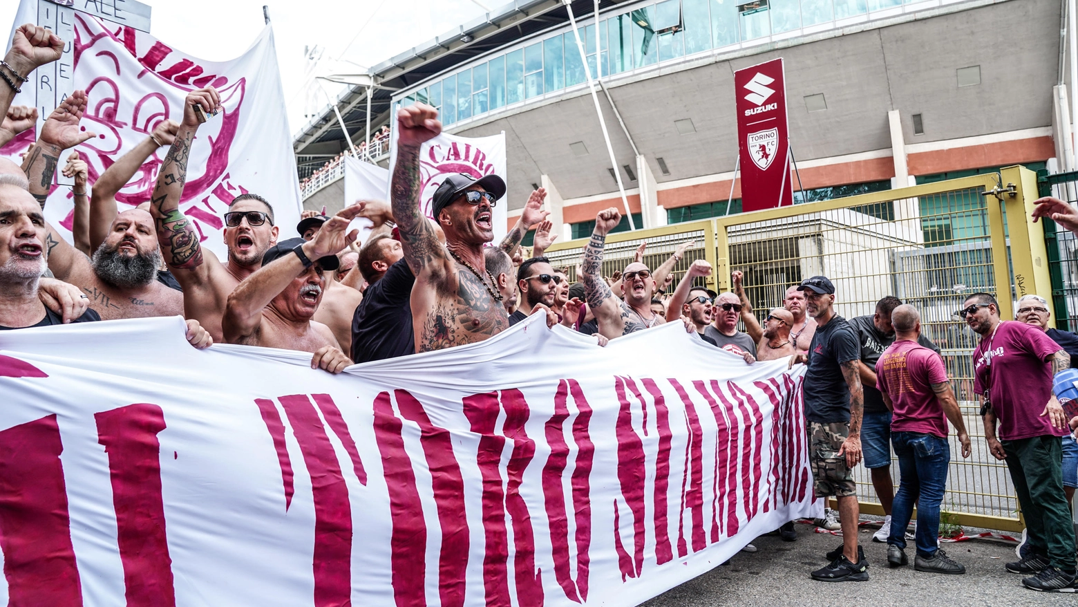 La cessione di Bellanova non è piaciuta ai tifosi granata, che prima della sfida contro l’Atalanta hanno organizzato una protesta davanti allo stadio Grande Torino contro il presidente del club