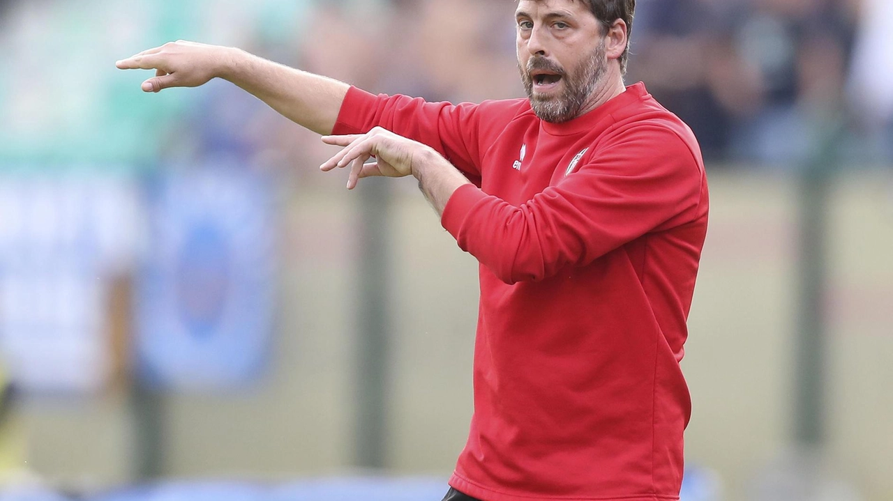 Applaude la Robur, il vice allenatore bianconero, Alessandro Barbieri (nella foto). "E’ stata un’altra partita difficilissima – spiega nella sua...