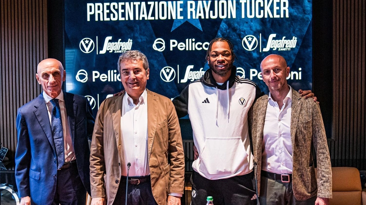 La presentazione di Rayjon Tucker è avvenuta nella sede della Pelliconi & C. spa