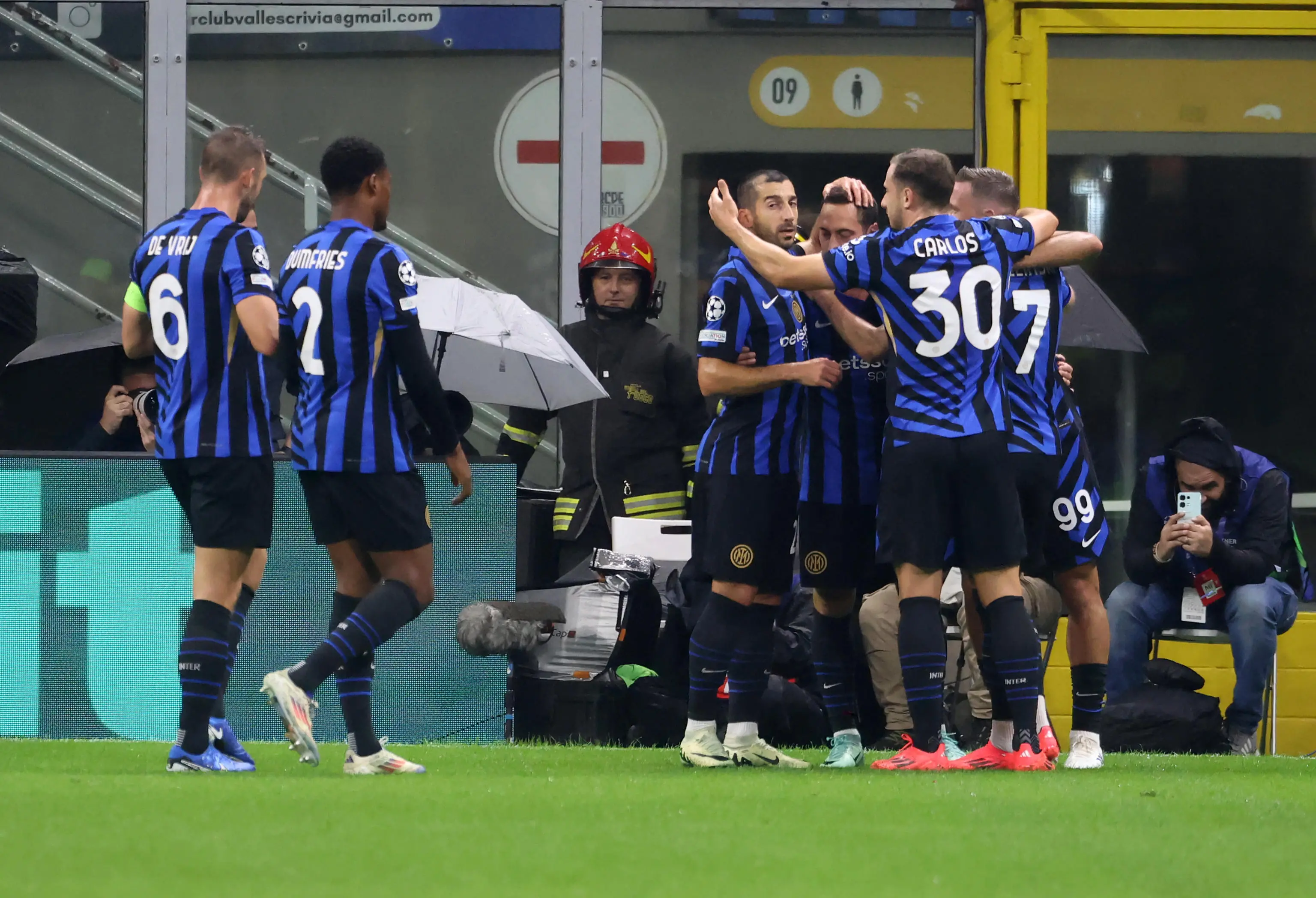 Inter, Taremi sugli scudi e ancora Lautaro a segno. Stella Rossa dominata 4-0