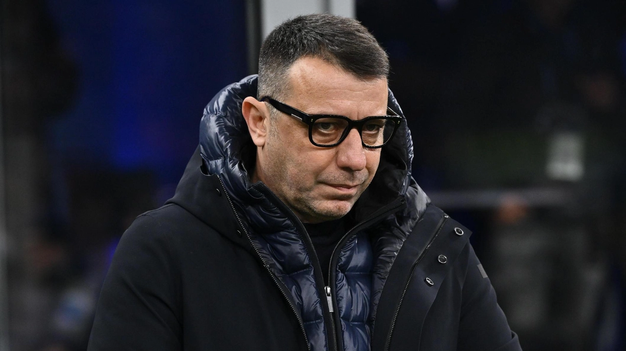 Roberto D'Aversa, the Italian coach who has not yet beaten Milan: as a coach, out of 8 matches, he has drawn 2 and lost 6 Roberto D'Aversa, the Italian coach who has not yet beaten Milan: as a coach, out of 8 matches, he has drawn 2 and lost 6