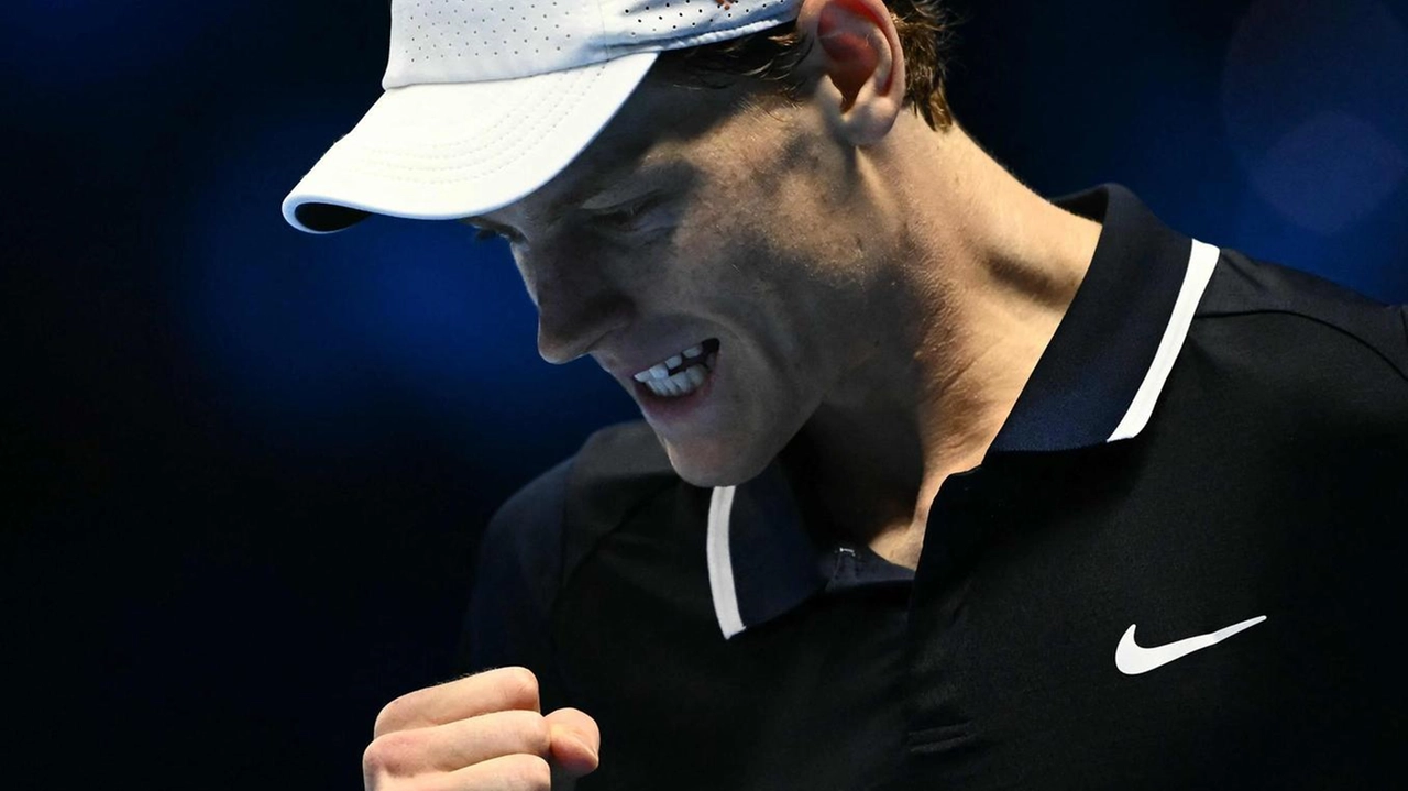 Atp Finals, basta vincere un set per passare: partita in chiaro (20.30) in concomitanza con gli azzurri . Nel doppio Bolelli-Vavassori ko con Krawietz-Puetz: domani gara da dentro o fuori contro i big Arevalo-Pavic.