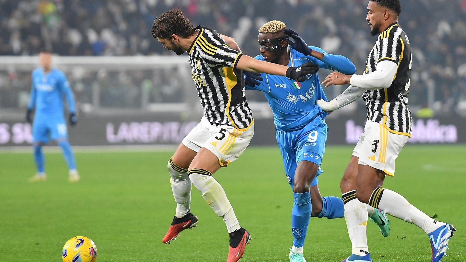Osimhen in azione in Juventus-Napoli (Ansa)
