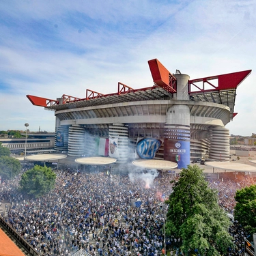 Troppi dubbi su San Siro, revocata a Milano la finale della Champions League 2027