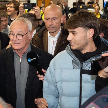 Il nuovo allenatore della Roma sarà dirigente a fine campionato. L’incontro con il tennista azzurro. Ranieri, arrivo da star a Fiumicino. Ad attenderlo il super tifoso Cobolli