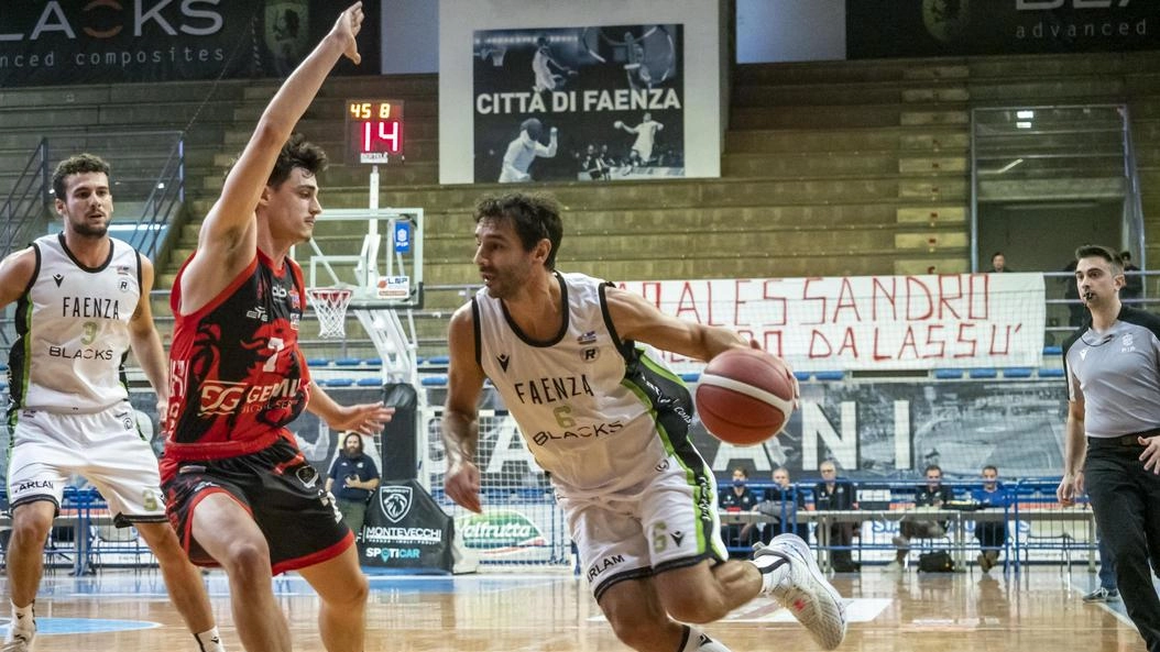 Sebastian Vico in entrata durante un match della scorsa stagione (Tedioli)