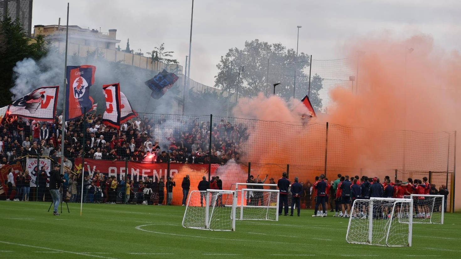 Mille tifosi per risollevare il Genoa