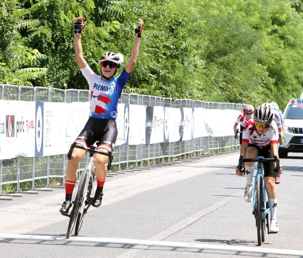 https://sport.quotidiano.net/image-service/view/acePublic/alias/contentid/NjA3ZDA4M2MtODE4Ni00/0/olivia-giovannetti-sfiora-la-maglia-tricolore-argento-per-lesordiente-del-team-luperini.jpeg