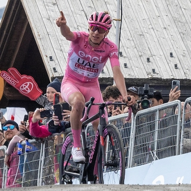Giro d’Italia 2024, oggi giorno di riposo. Favoriti e orari tv della tappa 16