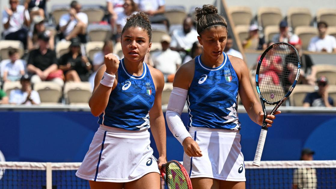 https://sport.quotidiano.net/image-service/view/acePublic/alias/contentid/NjFlNWRmMzgtYWQyYy00/0/jasmine-paolini-e-sara-errani-immagine-d-archivio-afp.jpeg?f=16:9&w=1200&h=630