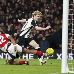 Newcastle batte Arsenal 2-0 nella semifinale di andata della Coppa della Lega