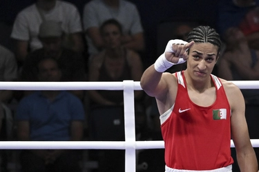 Quando Imane Khelif vendeva il pane per guadagnare soldi: le foto da bambina e la prima volta sul ring