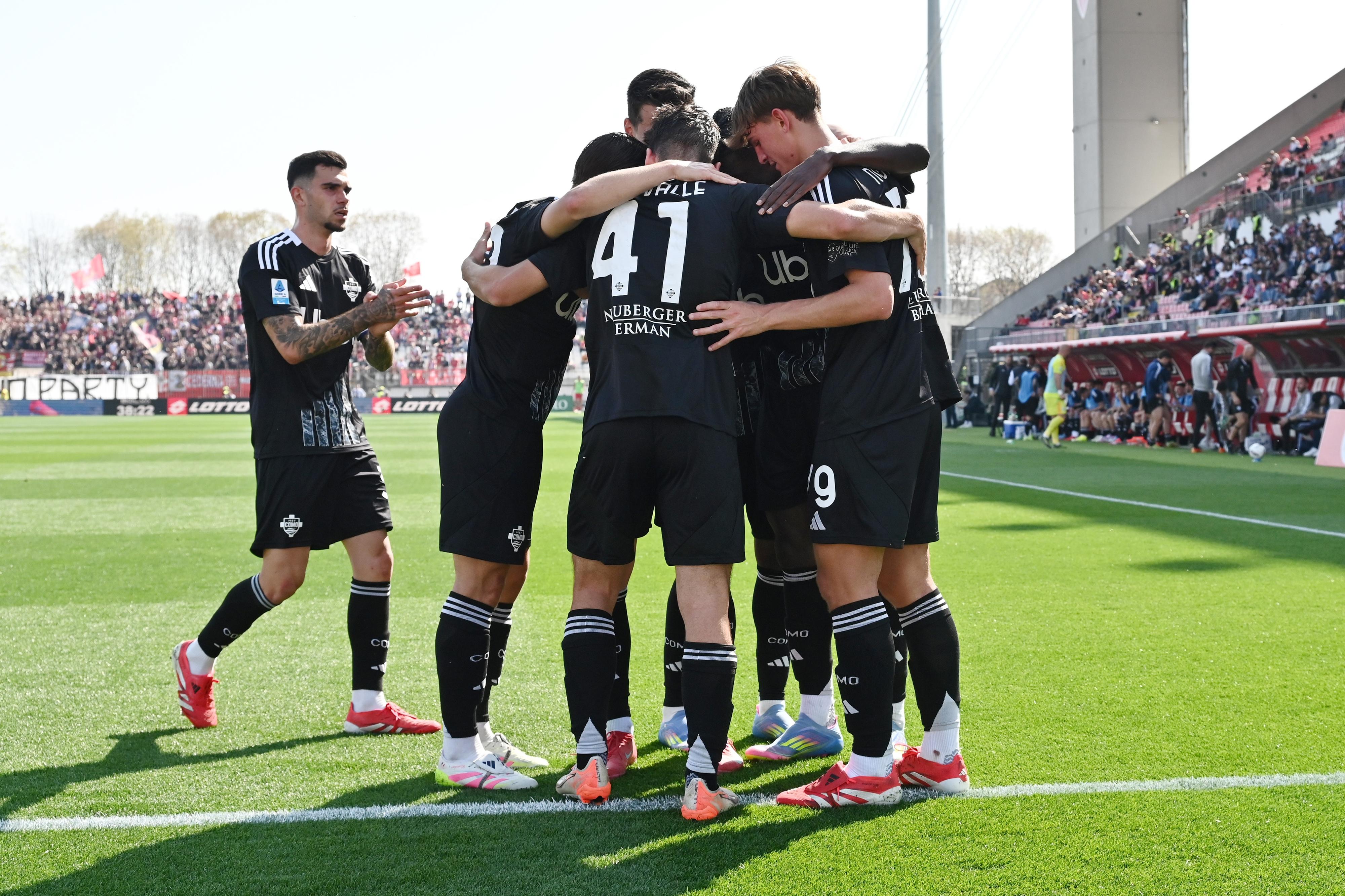 Serie A, il Como vince 3 1 e fa sprofondare il Monza Serie A, il Como vince 3 1 e fa sprofondare il Monza