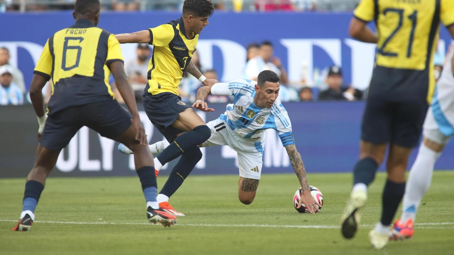 Calcio: Argentina-Ecuador 1-0 in amichevole, gol di Di Maria