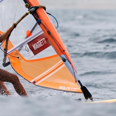 Olimpiadi 2024, Maggetti oro nel windsurf: riporta in Italia una medaglia che mancava da 24 anni
