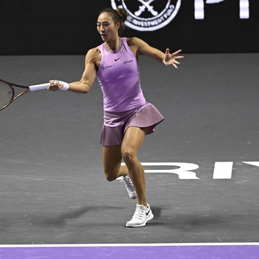 Tennis: Wta Finals: cinese Zheng supera Rybakina in tre set