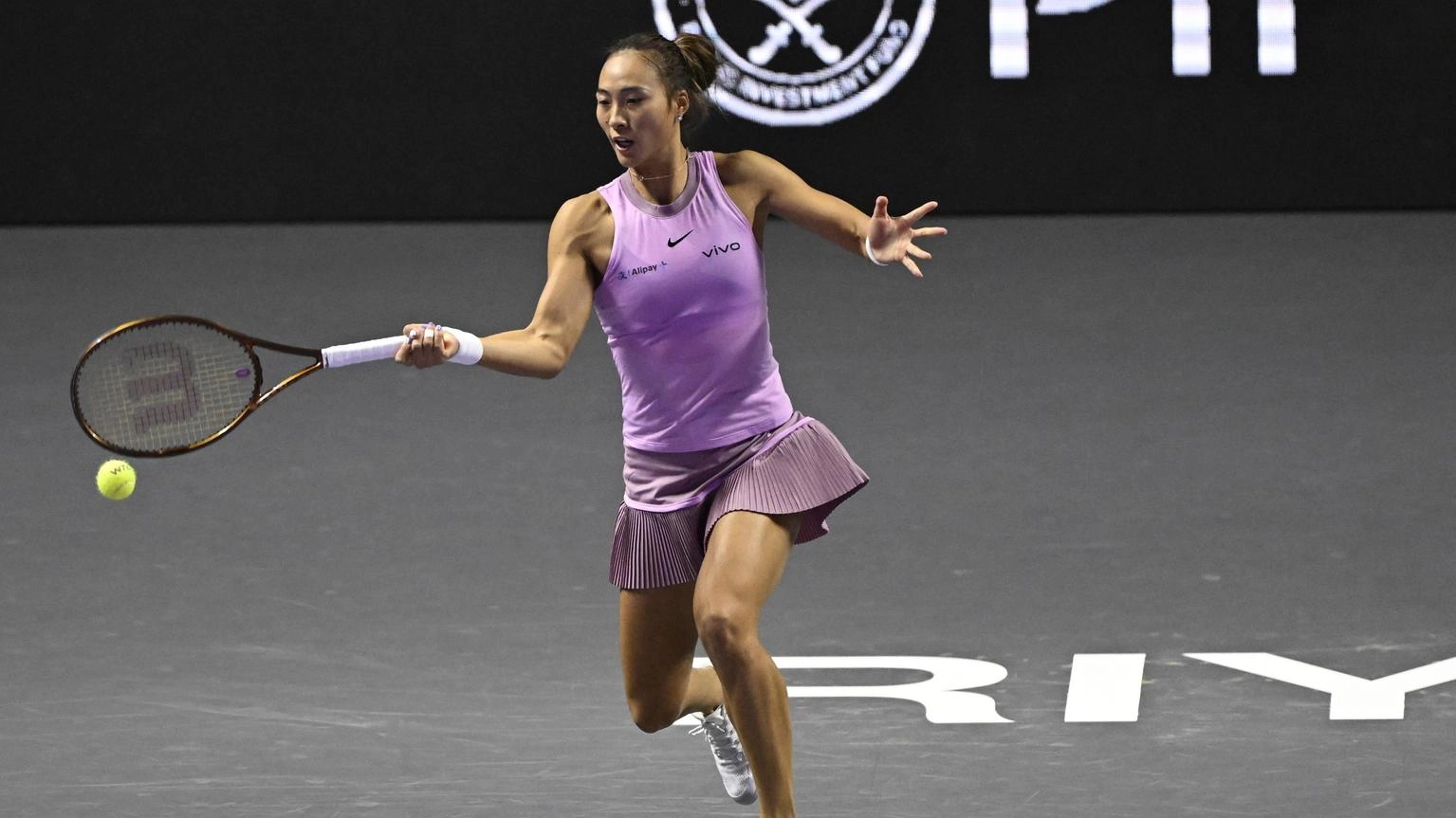 Tennis: Wta Finals: cinese Zheng supera Rybakina in tre set