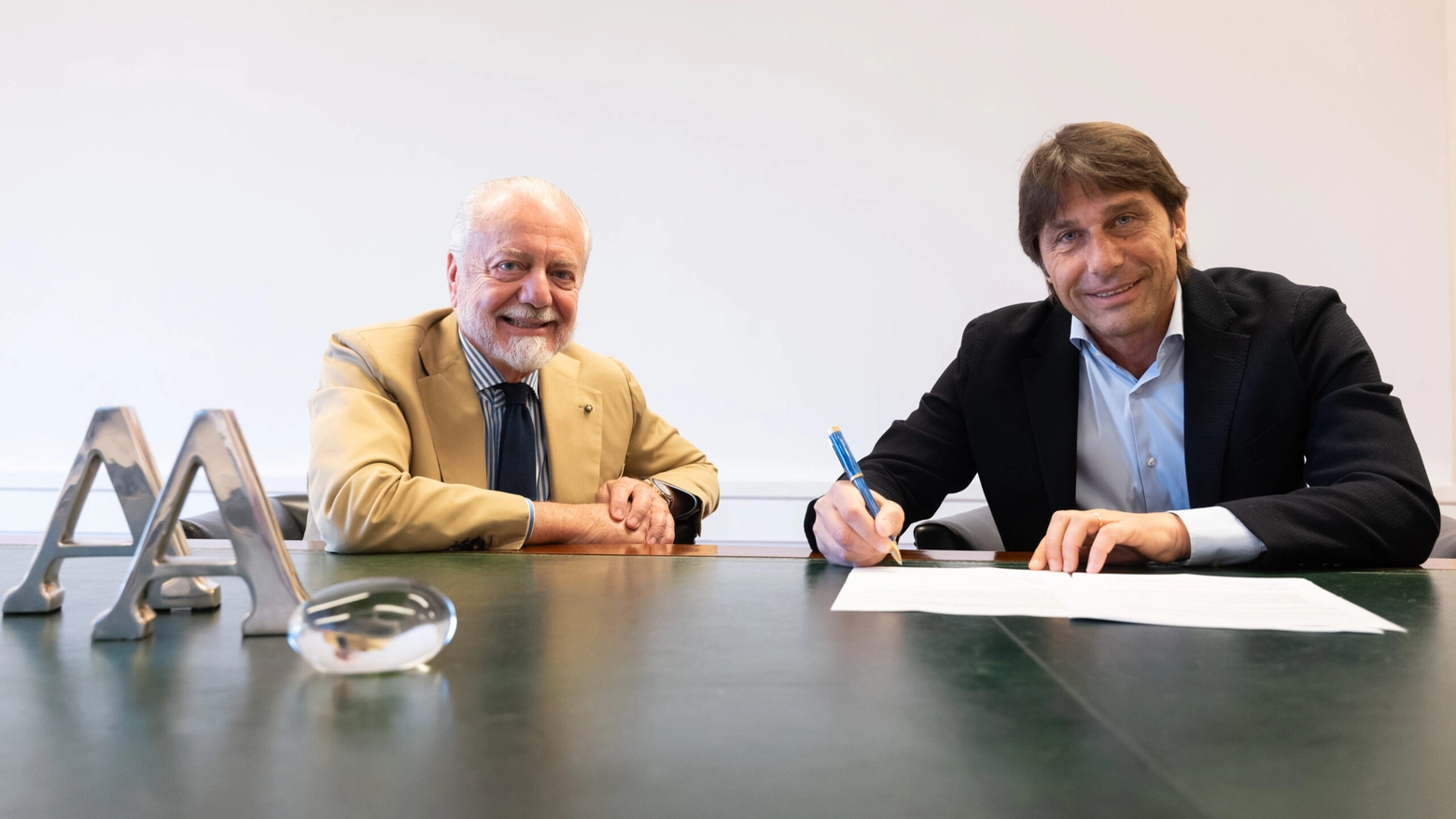 L’allenatore ex Juve e Inter ha firmato un contratto fino al 30 giugno 2027: “Io e il mio staff daremo il massimo”
