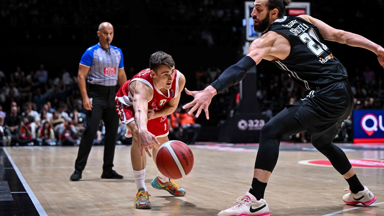 Dopo una partita combattutissima la Virtus ha dovuto cedere a Milano il primo trofeo della stagione (foto Ciamillo)