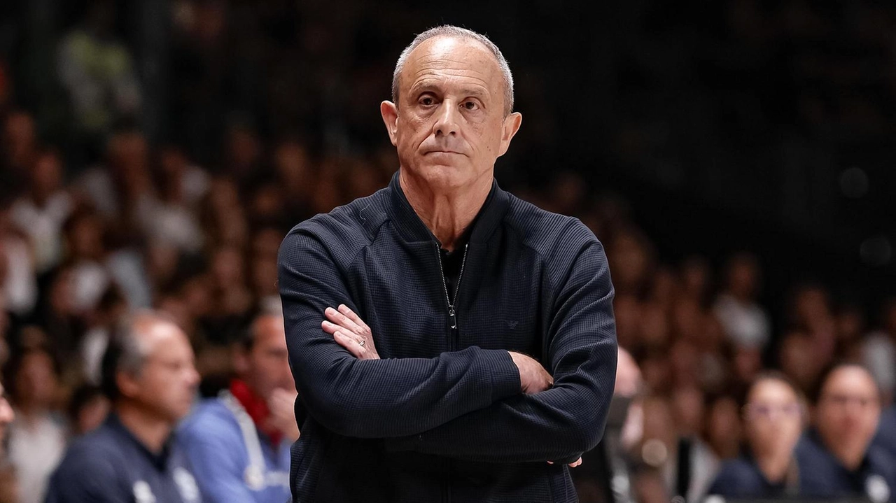 Ettore Messina, allenatore dell’Olimpia Milano per il sesto anno consecutivo, è tra i coach europei più titolati: nel suo palmarès trentaquattro trofei con i club