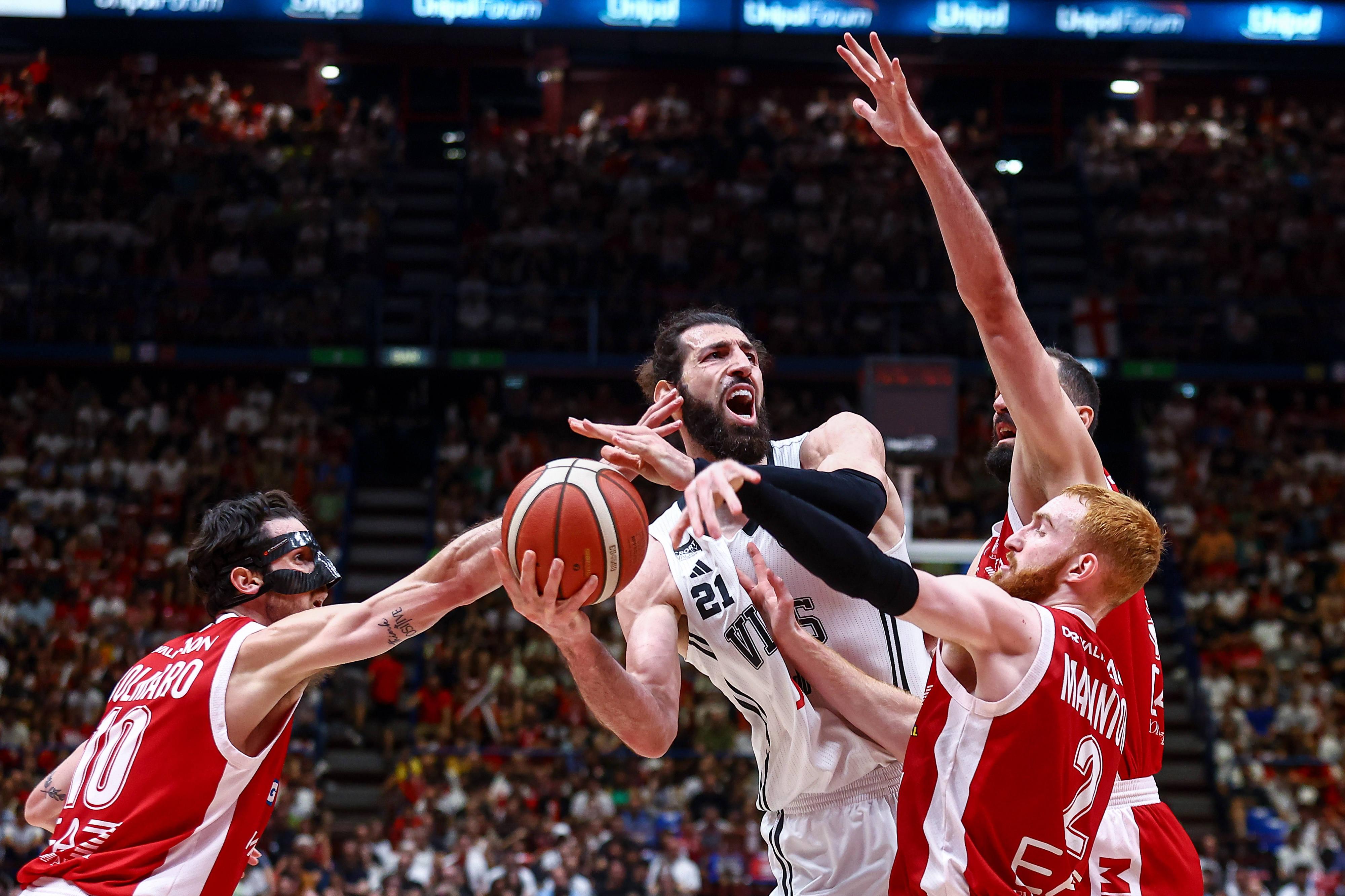Basket, Serie A: la Virtus sbanca ancora il Forum e raggiunge la quinta finale consecutiva Basket, Serie A: la Virtus sbanca ancora il Forum e raggiunge la quinta finale consecutiva