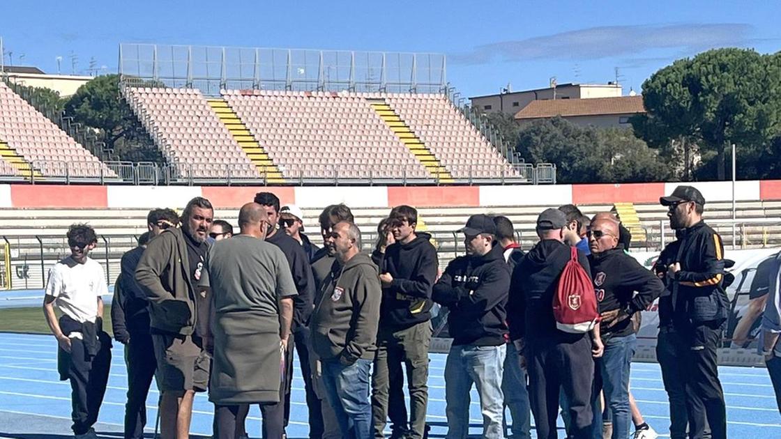 https://sport.quotidiano.net/image-service/view/acePublic/alias/contentid/NmJmNmViY2YtMmZjMS00/0/grande-derby-oggi-allo-stadio-zecchini-il-grifone-va-allassalto-della-sangiovannese.jpeg?f=16:9&w=1200&h=630