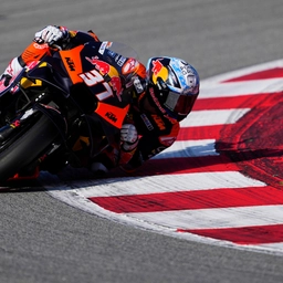 MotoGp, KTM crisis gets Acosta in trouble. The manager speaks out: "We are worried"