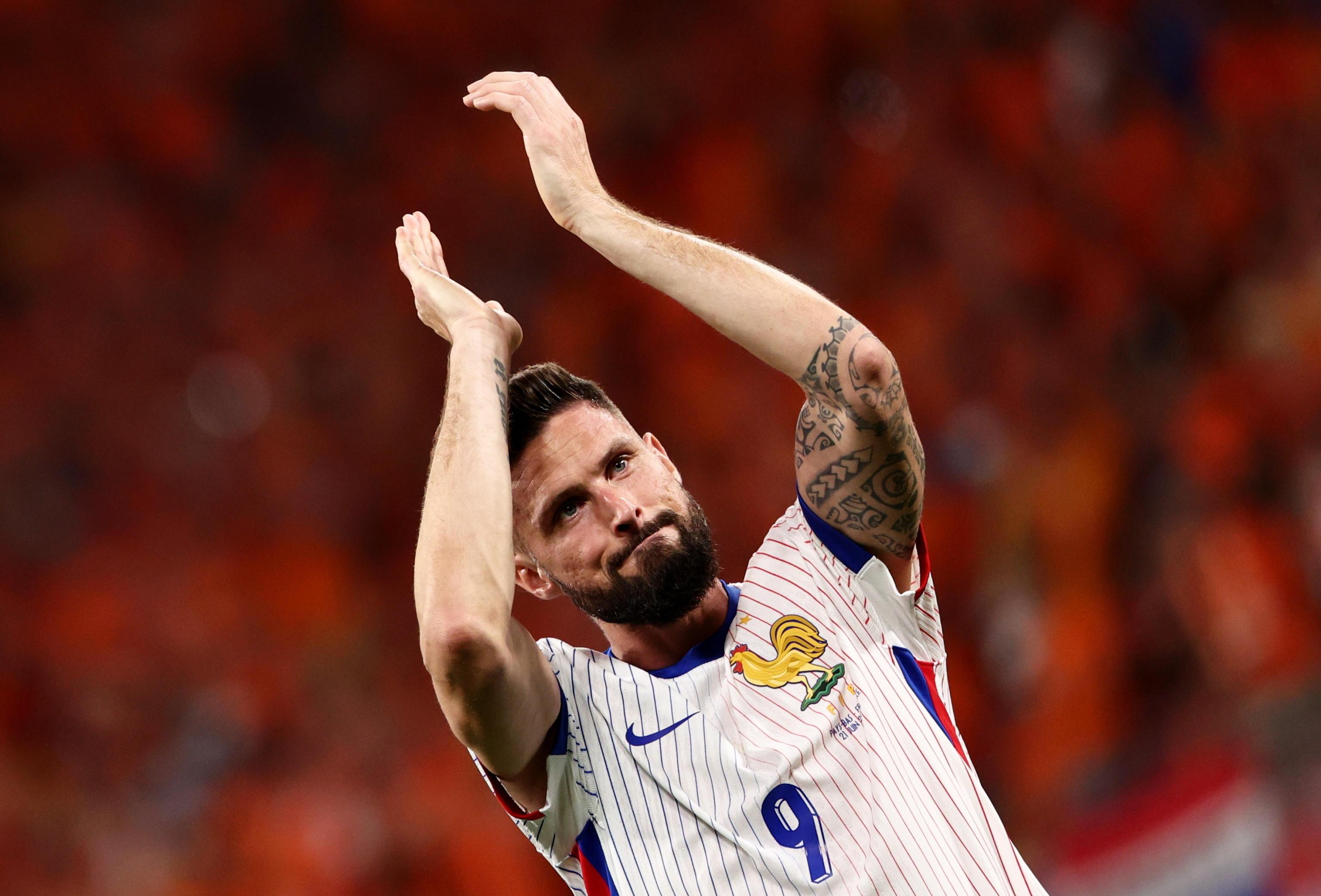 https://sport.quotidiano.net/image-service/view/acePublic/alias/contentid/NzA4Y2JmOTAtM2UyMy00/1/giroud.jpeg