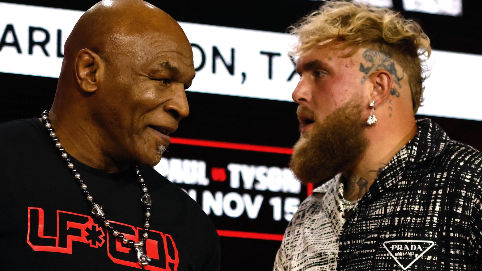 Mike Tyson e Jake Paul alla presentazione del match