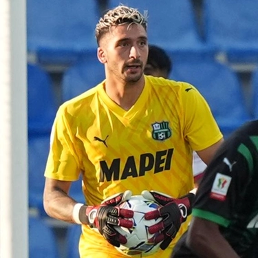 Le gerarchie neroverdi per il posto da titolare: il rumeno parte favorito, ma l’ex Reggiana finora ha fatto bene. Sassuolo ’Duello’ per la porta: Satalino insidia Moldovan