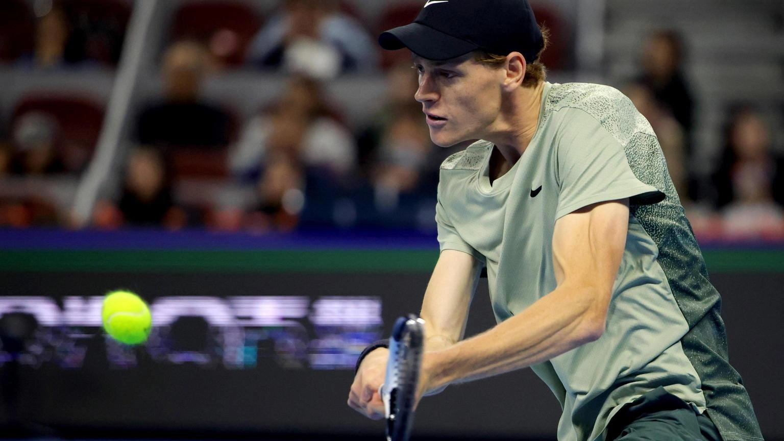 Partita praticamente perfetta dell’azzurro: sfodera tutto il repertorio e vola con un 6-1, 6-4 al turno successivo. Lo aspetta l’argentino Etcheverry