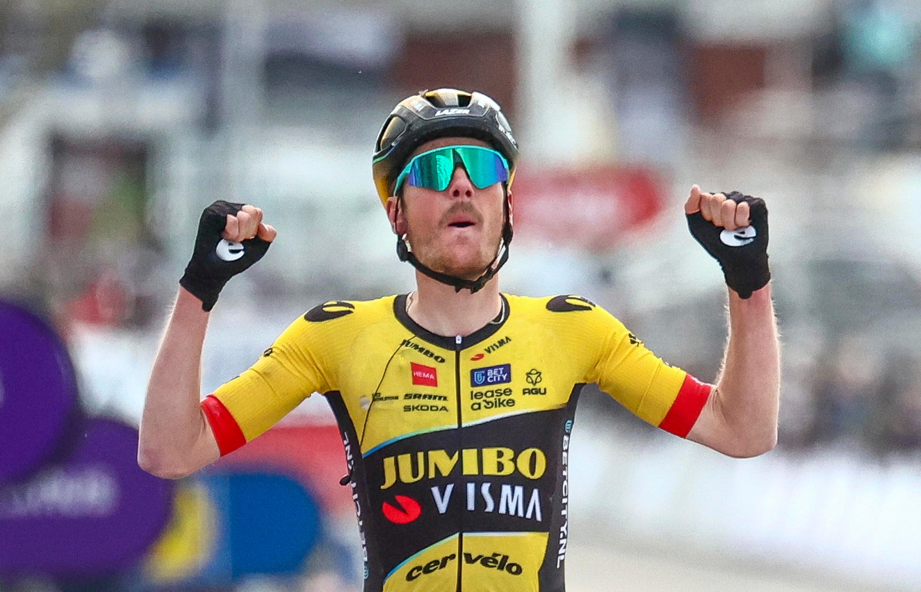 Frattura della da Sport.quotidiano.net Frattura della clavicola per Van Baarle