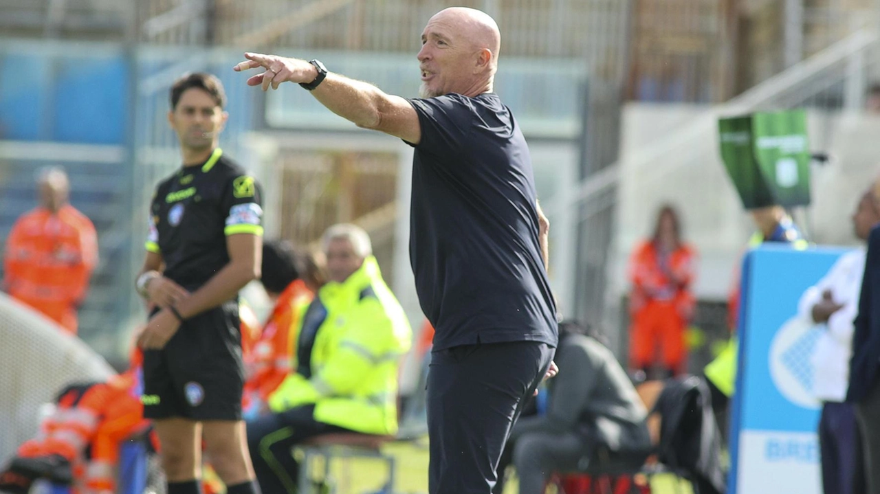 Rolando Maran, allenatore del Brescia, alla terza sconfitta stagionale con altrettante vittorie nel campionato di Serie B