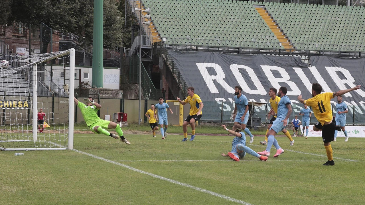 SIENA 1 FLAMINIA 0 SIENA (4-3-1-2): Giusti; Morosi, Achy, Cavallari (1’st Fort), Di Paola; Mastalli, Lollo (37’st Pescicani), Farneti (10’st Ricchi); Masini...