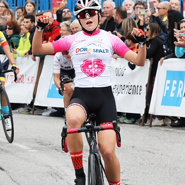 Nicole Bracco piazza la doppietta. Il Trofeo Rosa di ciclismo è un affare del team di Cesano