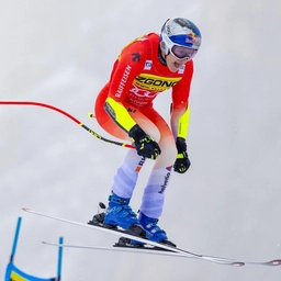 Marco Odermatt trionfa nella discesa di Val Gardena, primo sulla Saslong