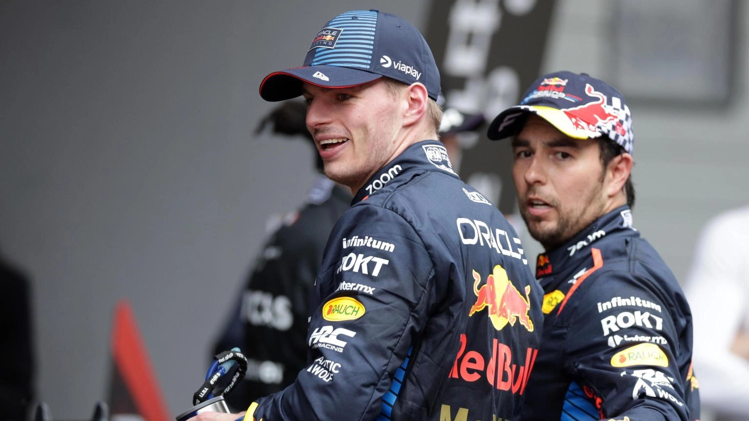 GP Cina, pole per Verstappen davanti a Perez