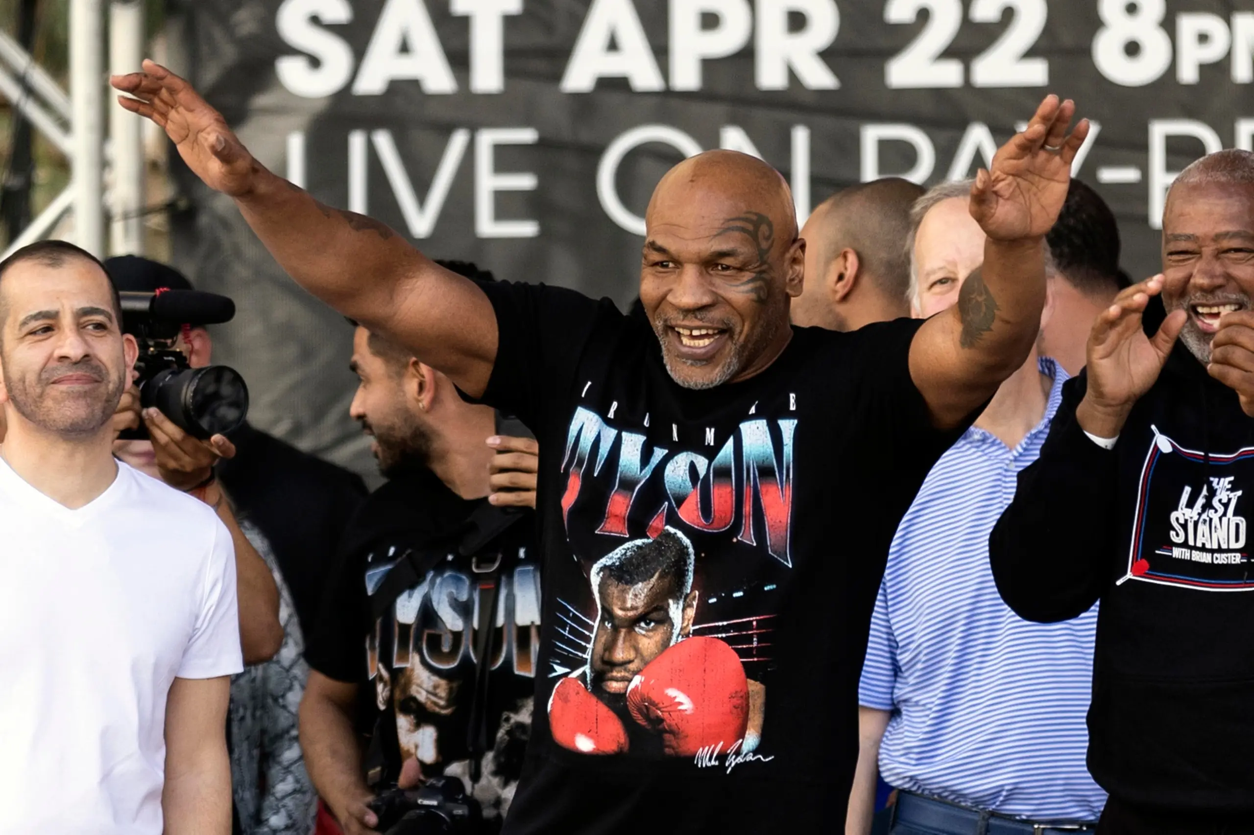 Operazione nostalgia, Mike Tyson torna sul ring a 57 anni: incontro su Netflix