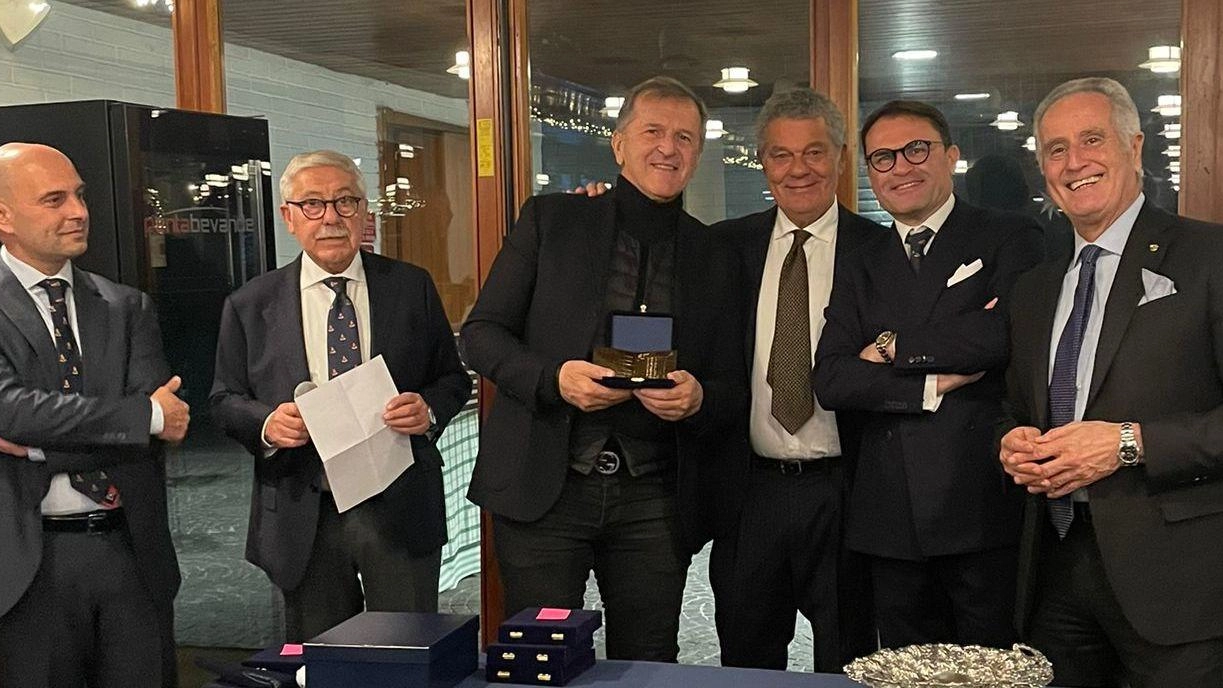 La premiazione con Marco Messina, primo assoluto nella prima categoria