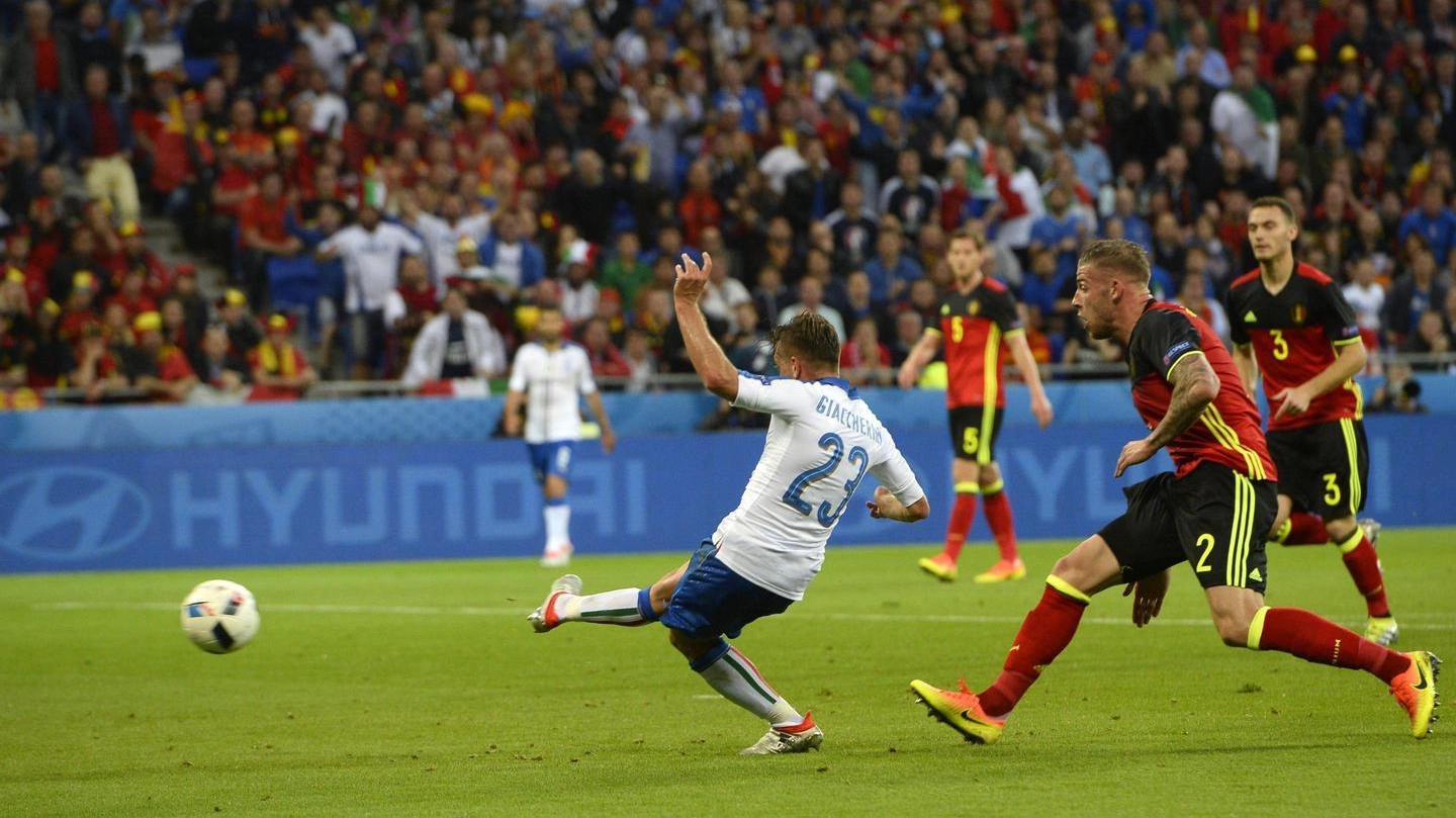 Il gol di Emanuele Giaccherini contro il Belgio durante gli Europei di calcio 2016