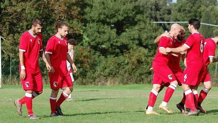 Cinigiano, Campagnatico, Roccastrada e Sorano superano il turno di Coppa Toscana di Seconda categoria con vittorie e pareggi. Dettagli sulle partite e marcatori principali.