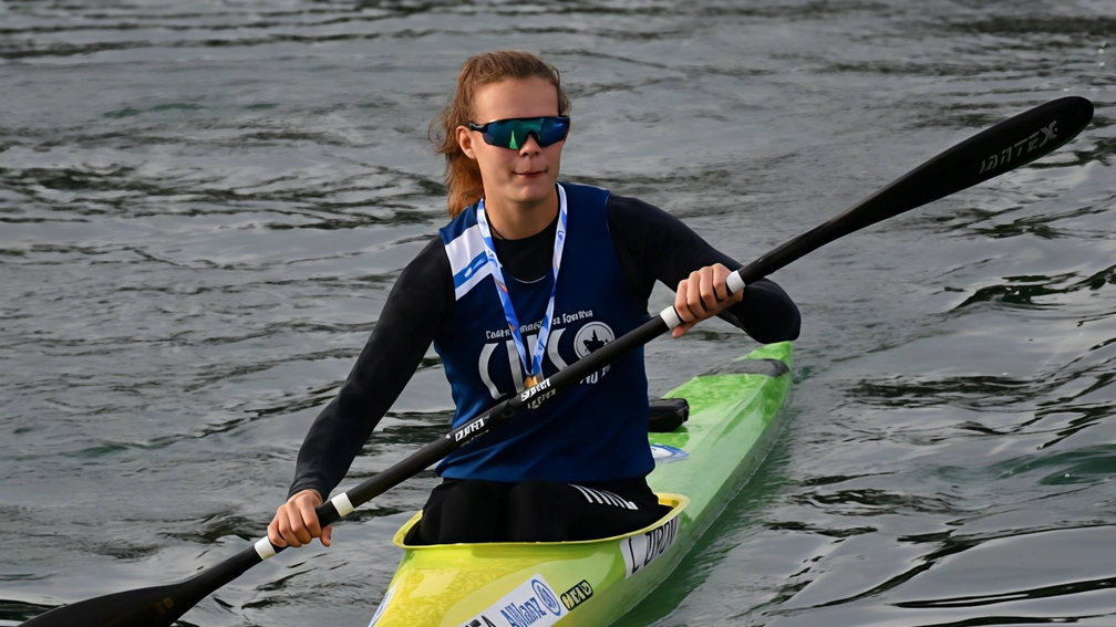 Lucrezia Zironi trionfa ai campionati nazionali Universitari di canoa e canottaggio a Genova, confermando la sua superiorità tecnica e portando a casa diversi successi.