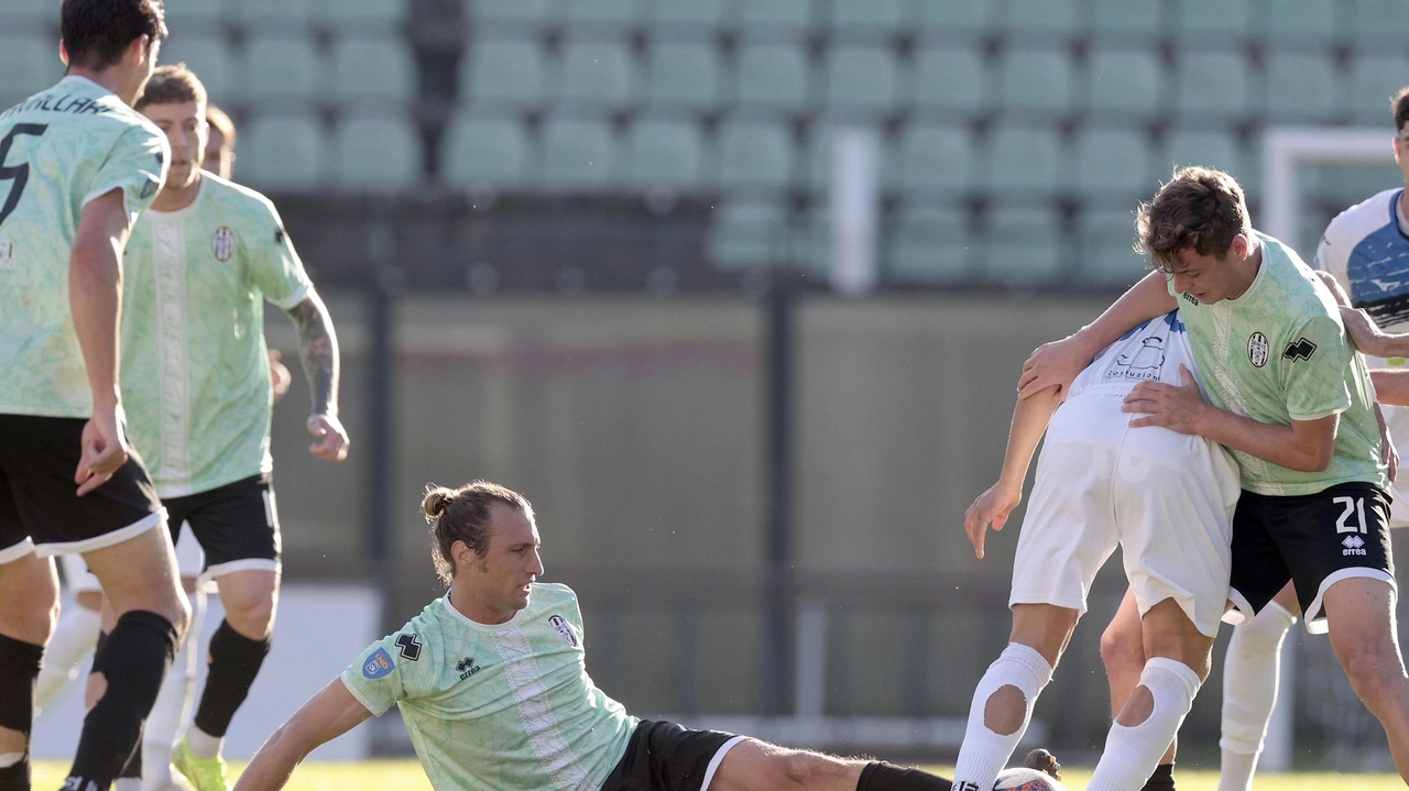 La Robur Foligno cerca il riscatto dopo la sconfitta, ma si trova di fronte a una nuova sfida. Mister Magrini torna in panchina ma dovrà fare i conti con diverse assenze. La partita contro il Figline si preannuncia cruciale per il futuro della squadra.