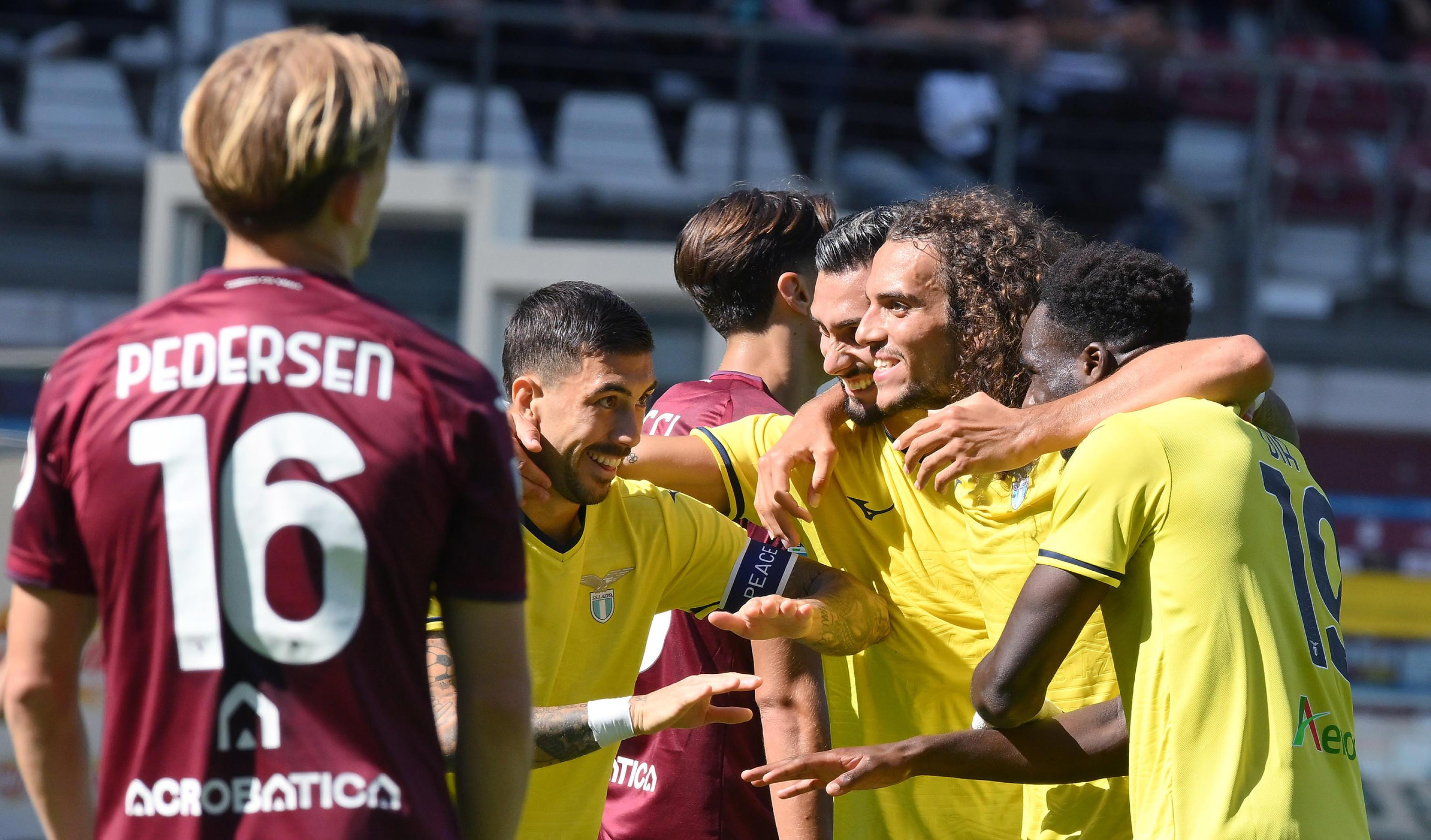 https://sport.quotidiano.net/image-service/view/acePublic/alias/contentid/Nzk4Njk1Y2QtNzM1ZS00/0/serie-a-torino-lazio-foto-ansa.jpeg