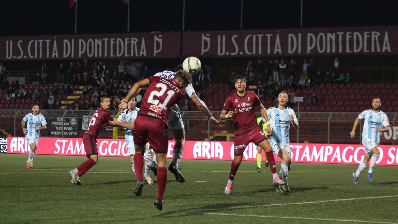 Un punto che vale tantissimo dopo la vittoria sul Gubbio. I granata al Mannucci risalgono la china con un gol di Corona