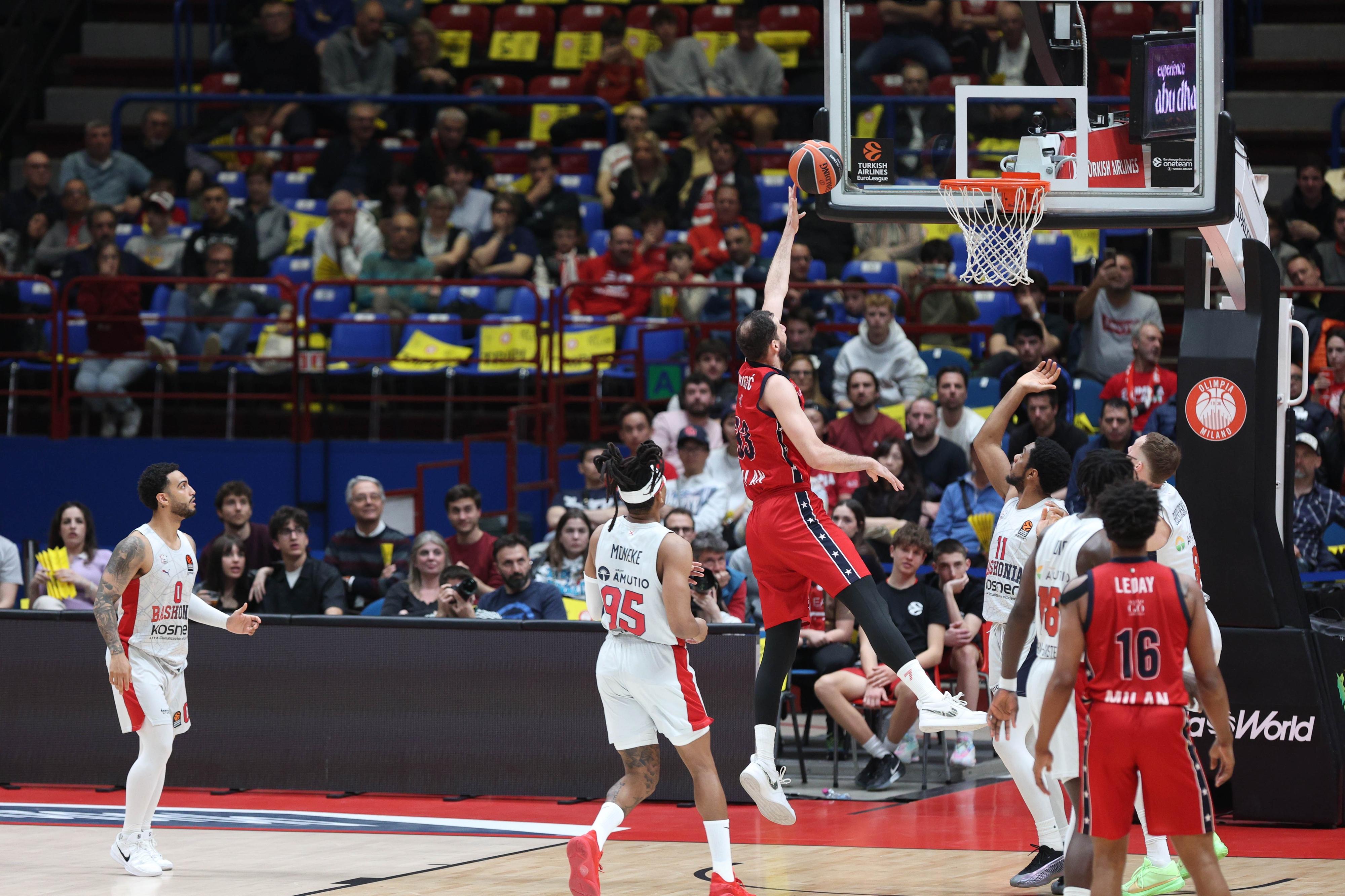 Milano saluta l’Eurolega con una vittoria: 111 89 al Baskonia Milano saluta l’Eurolega con una vittoria: 111 89 al Baskonia